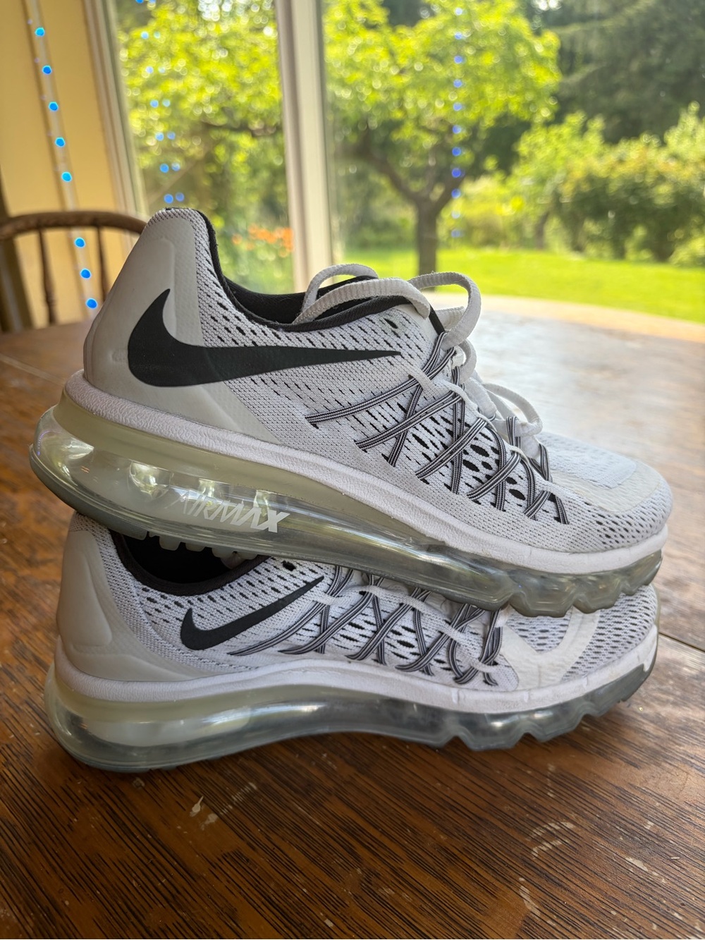 Nike White and Black Air Max Cushioned Running Shoes